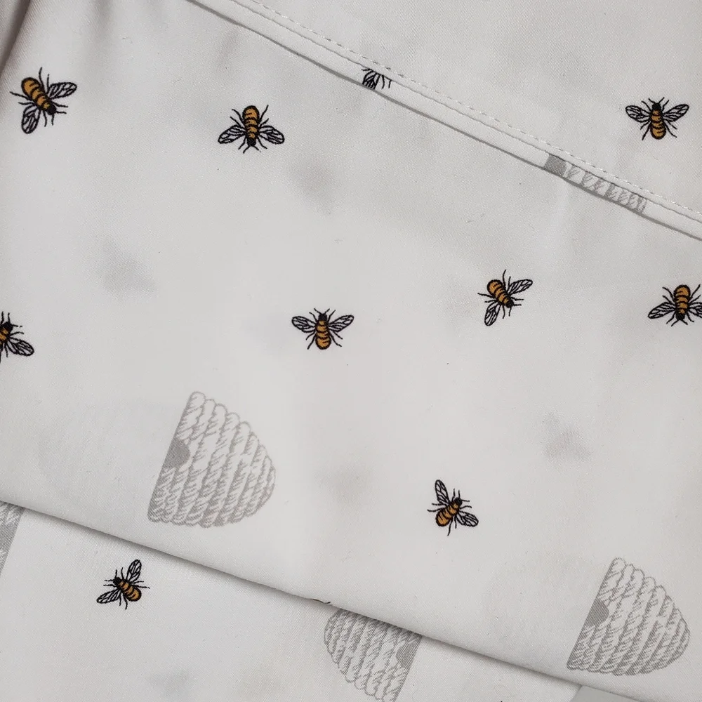 Twin 4 Piece XL Bee Hive Sheet Set NWOT Microfiber Guest Room Girls Room Cottage